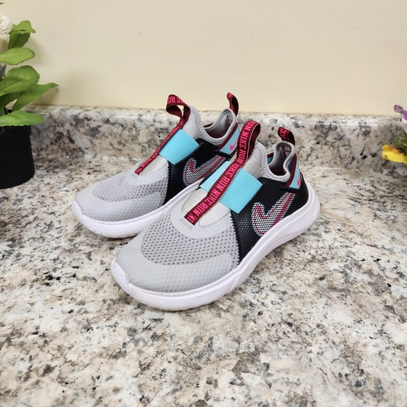 Nike Flex Plus SE Running Shoe Slip On Size 4.5Y - Picture 3 of 12